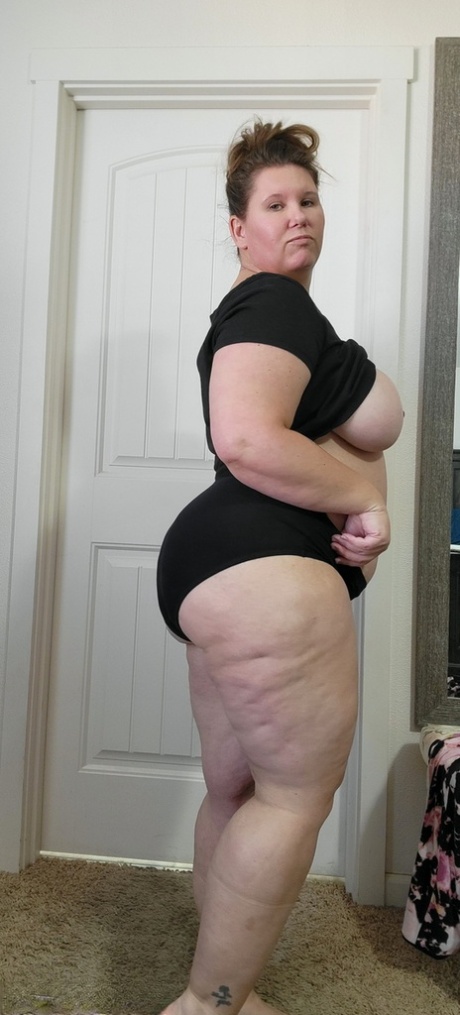 thick fit gym girl hot sexy img