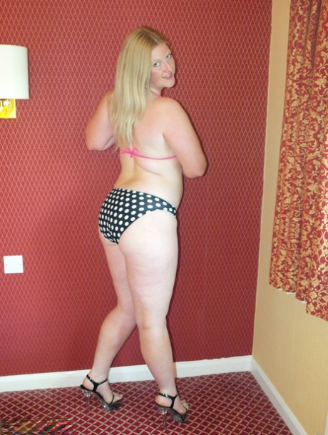 thick lesbian squirt hot sex images