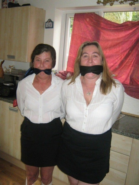 thick busty milfs free pics