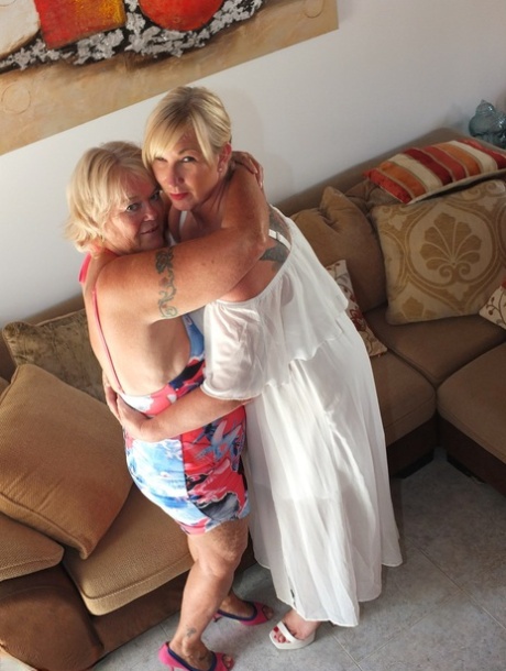 real fat mom free naked photo