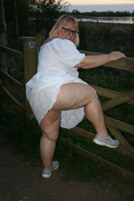 blonde bbw upskirt suck and rides cock beautiful naked image