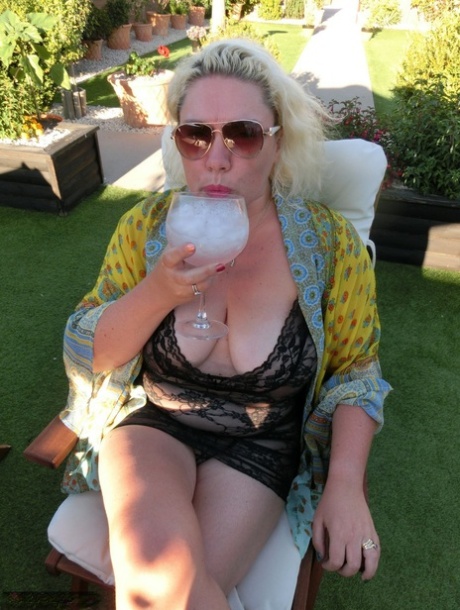 big tits curvy latina pretty picture