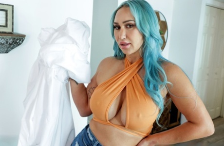 curvy babe loves rough sex games art porn pic