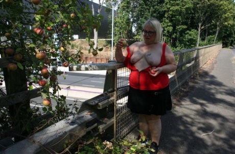bbw baby mama hot naked image