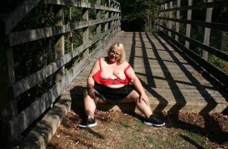 thick thighs riding sexy naked img