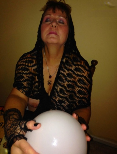 thick maid free porn archive