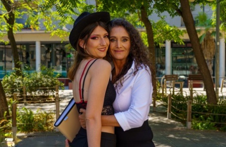 thick iranian free xxx image