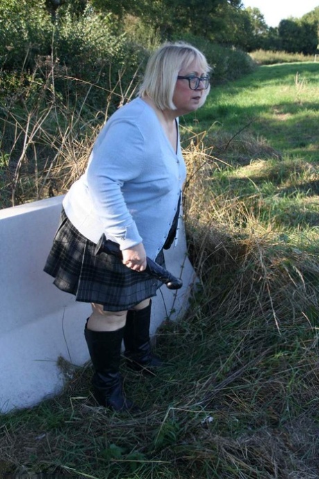 sexy curvy black girl beautiful naked picture