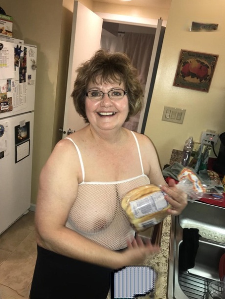 voluptuous whore wraps her piss flaps round a huge dick free sex photo