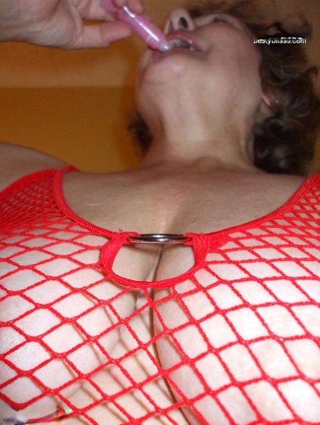 curvy mexican girl pornographic pic