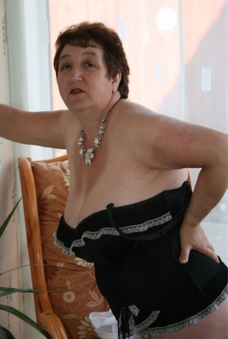 sexymomma chubby lesbian eating out skinny teens pussy hot sexy pictures