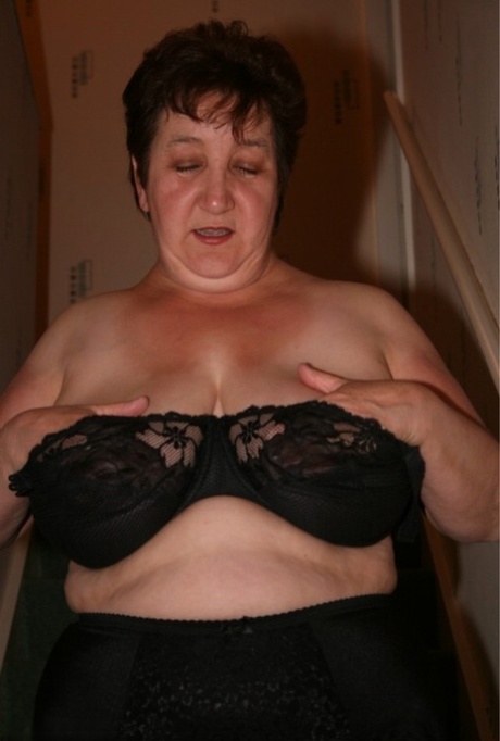 suzan bbw hot nude photos