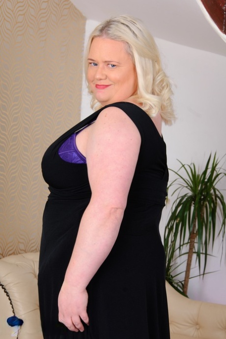 chubby cop gangbang and cheerleader lp officer spotted a teen trying art xxx photos