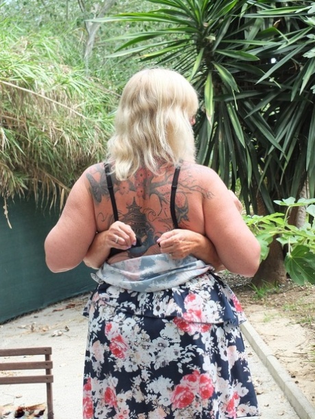 thick pants xxx photos