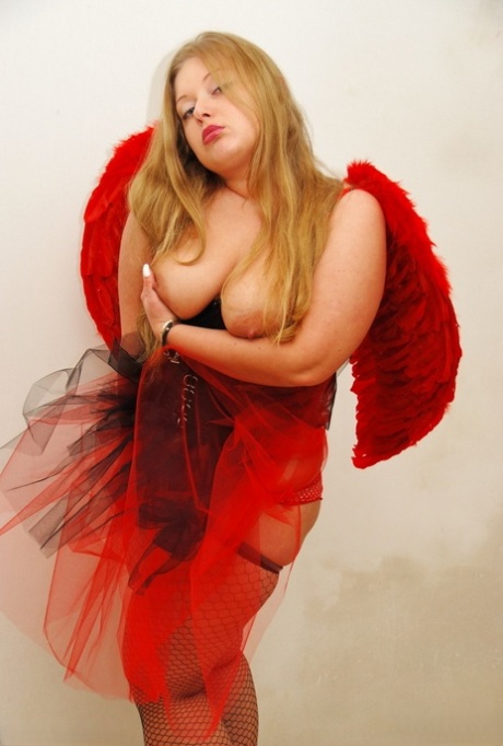 super thick tatooed pawg naked images