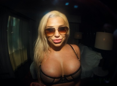 bussin down big booty mixed thot sexy xxx photo