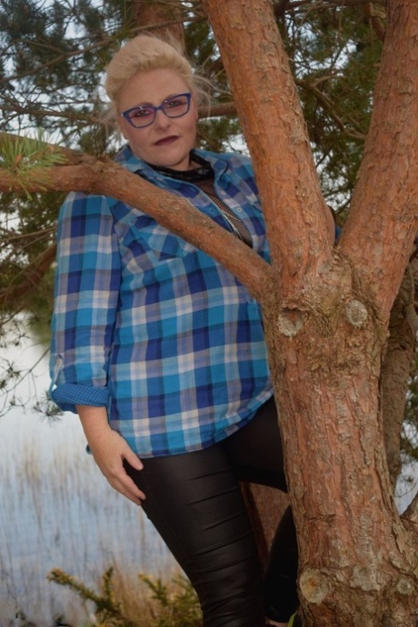 thick waist girl erotic gallery