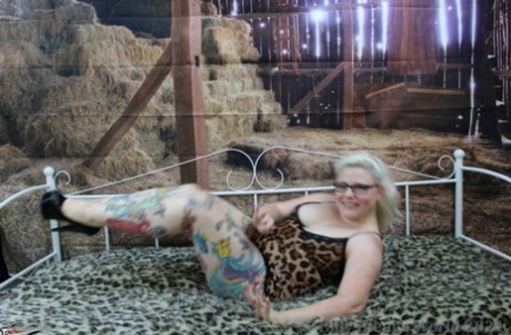 milf interracial chubby mature free naked images