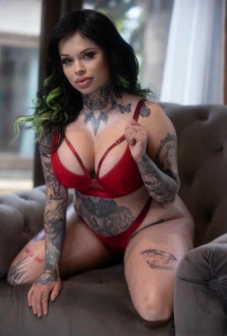 a voluptuous big ass pervert mama is going cum sexy xxx image