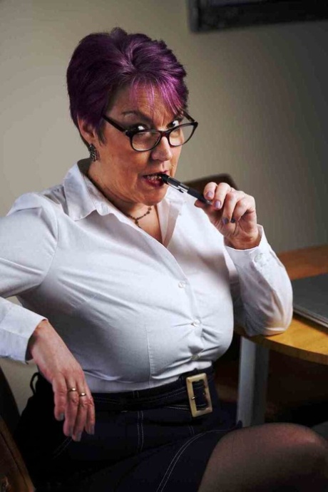 curvy natural big tits riding erotic pics