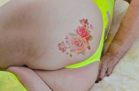 bbw playing with here pussy best photo