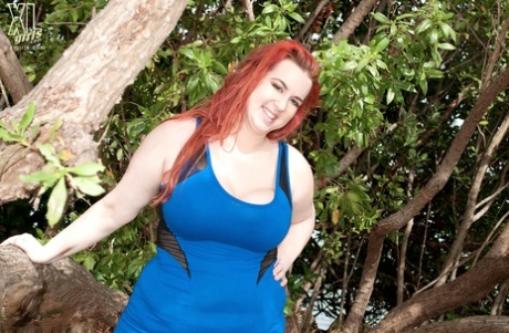 curvy deepthroat beautiful naked pics