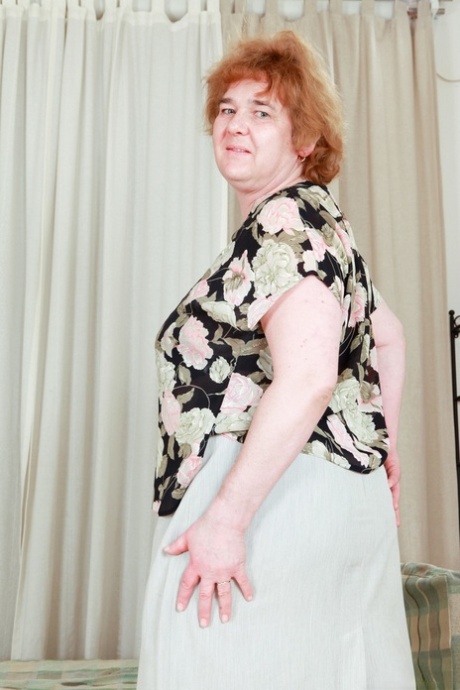 thick pussy hair bush bikini art porn picture