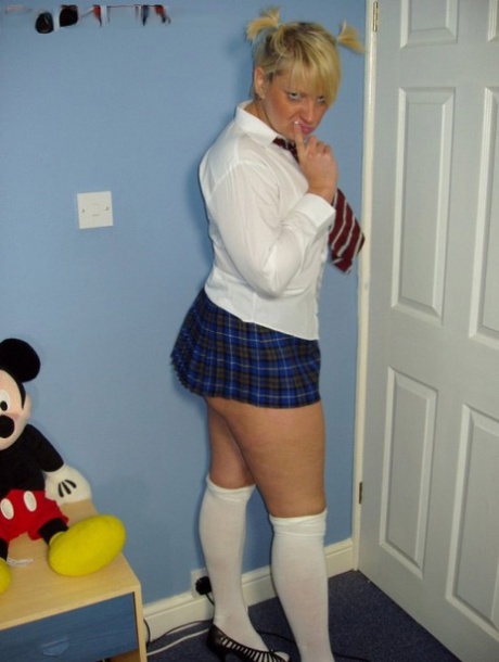 thick cutie has a phat booty and makes her pussy cum free sexy archive