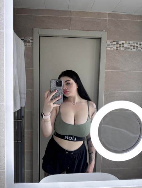 babe is riding a thick knob porno galleries