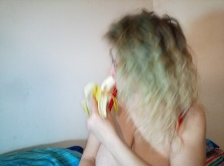 thick cleaning lady erotic pics