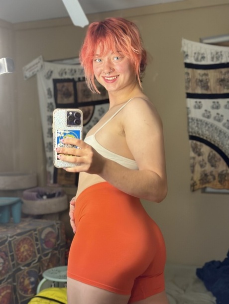 my chubby gf wants to ride me hd pics