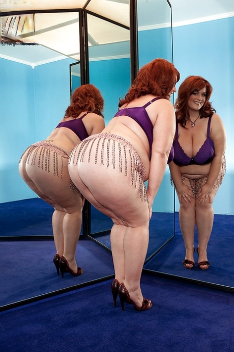 thick hispanic women porno photos