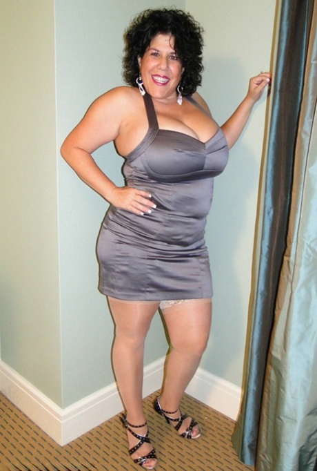 fat wife getting fingered nudes pics