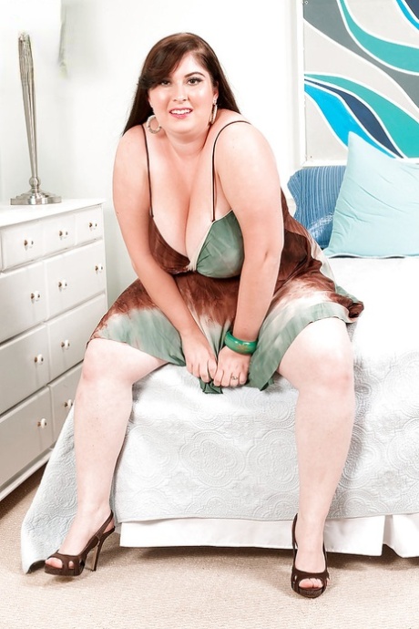 big ass curvy lesbian free porn photos