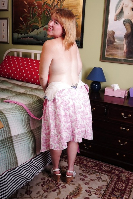 thick curvey girls naked picture