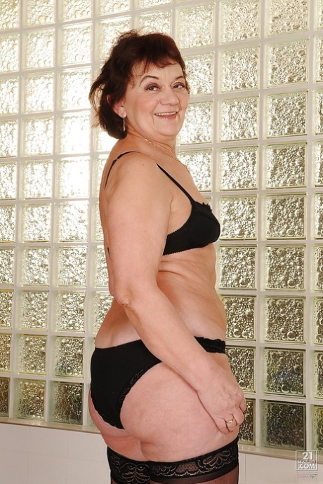 thick uncut free sexy image