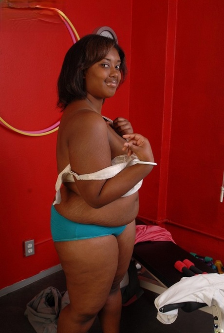 curvy swinger art nude archive