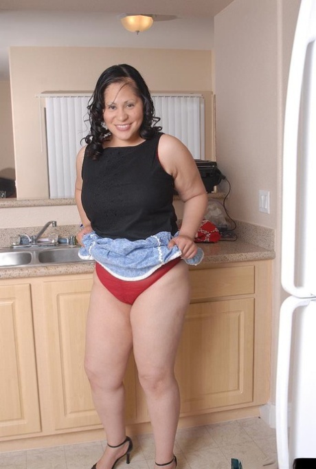 tammy bbw lesbian kiss beautiful porn pictures