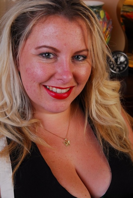 busty bbw lingerie pornographic archive