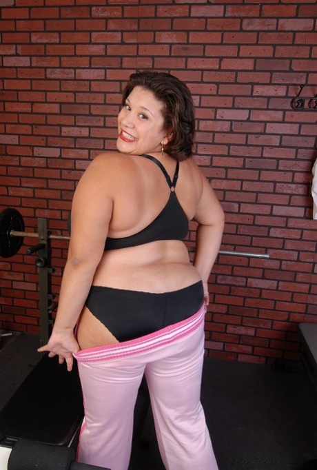 voluptuous whore wraps her piss flaps round a huge dick art porn galleries