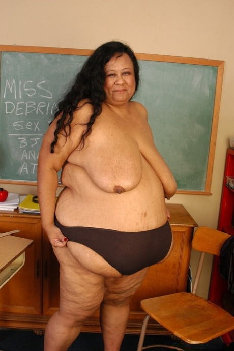 curvy cameltoe naked pic