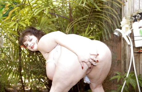 massive thick black cocks and white slut free nude pictures