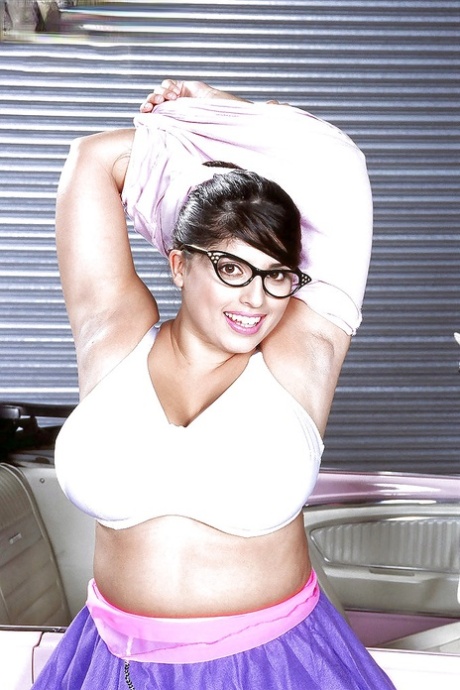 bbw belly bumping art nude pic