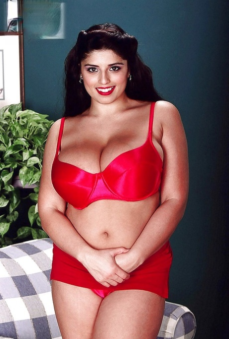 delicious gets stretched bbw nude pictures