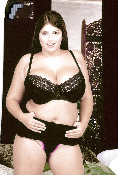 bbw masturbating while watching beautiful nude galleries
