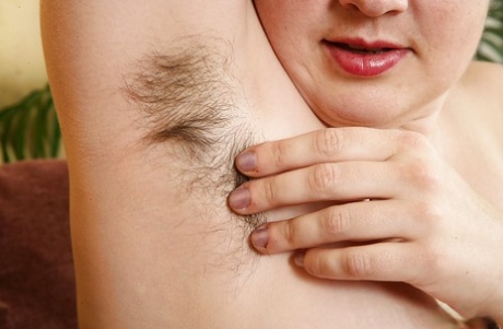 fat sluts legs spready nude img