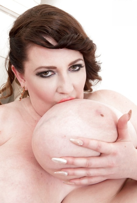 the erected and thick pecker makes slit start squelching xxx picture