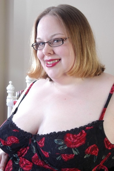 curvy capone free picture