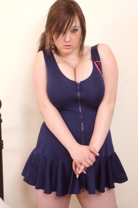 amateur chubby girl  big tits selfshot hot pictures