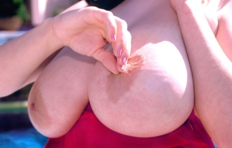 thick older nudes photos
